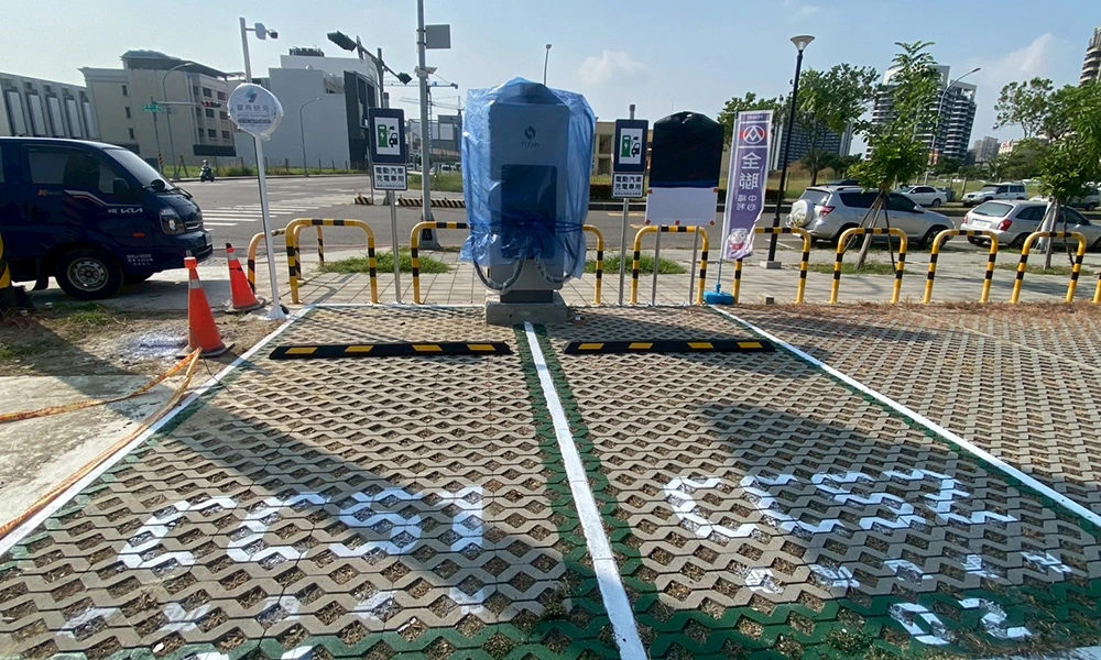 全聯鳳山保華一店站